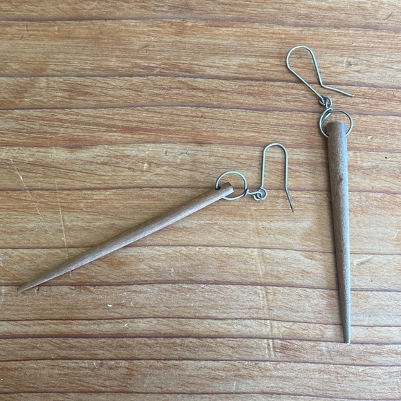 Wood earrings - Picture 5 of 7